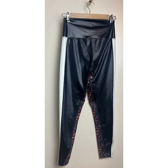 Beach Riot Sport Black White Torte Leggings Sz. L - Picture 5 of 6